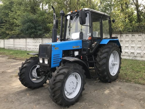 Трактор Беларус 1021