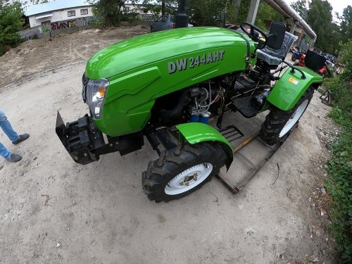 Мінітрактор DW 244 AHT